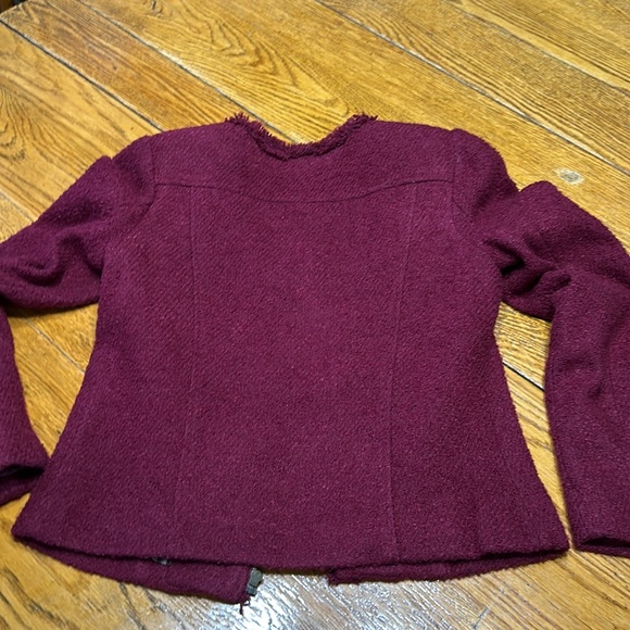 CAbi Britt Boucle Merlot zip jacket. Fully lined. Great condition. Size 6. - Picture 10 of 11